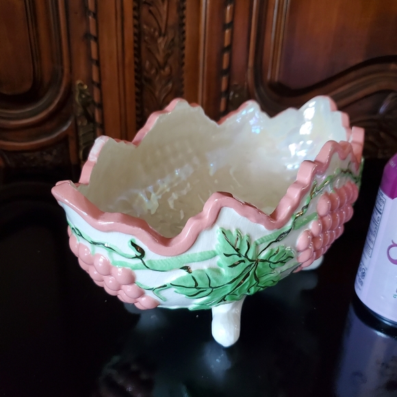 Vntg Handpainted Ceramic Centerpiece Bowl Pink Grapes🍇 Green, Gold Irredescent - Picture 14 of 15